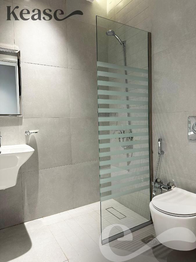 Kease Ar Rabi F-7 Luxurious Creativity Gx12 Apartment *